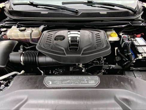 Used 2023 Jeep Wagoneer L Series III w/ Preferred Equipment Group image 31