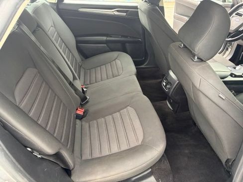 Used 2020 Ford Fusion SE FWD image 32
