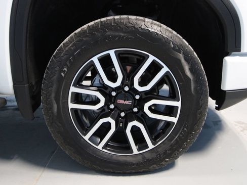Used 2026 GMC Sierra 1500 AT4 w/ AT4 Premium Package AWD/4WD image 42