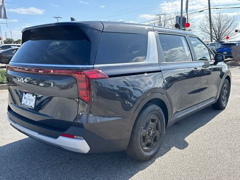 New 2026 Kia Carnival LX image 3