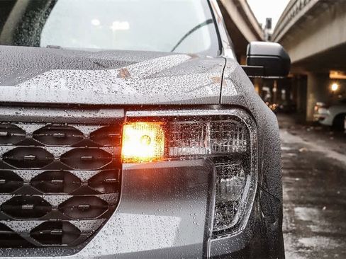 New 2025 Ford Maverick XL image 4