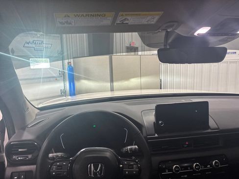 Used 2025 Honda Pilot Touring image 2