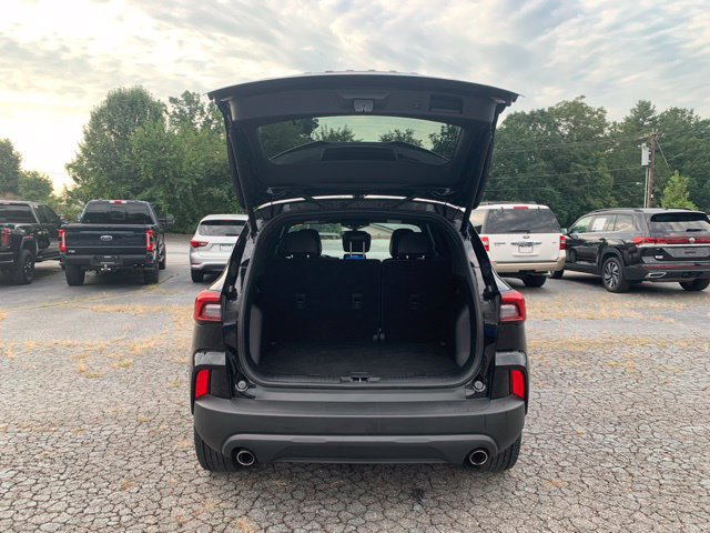 Certified 2025 Ford Escape ST-Line Select AWD/4WD image 8