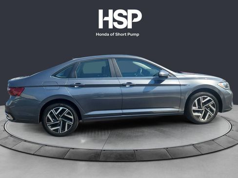 Used 2024 Volkswagen Jetta SEL image 6