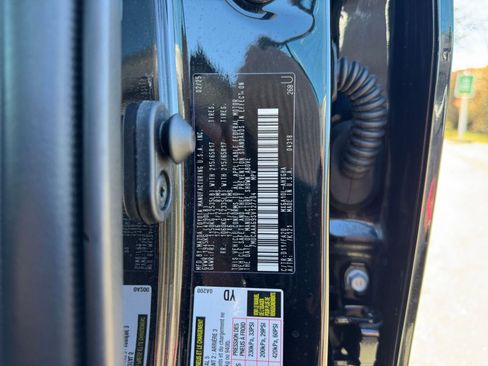 Used 2025 Toyota Corolla Cross LE image 23