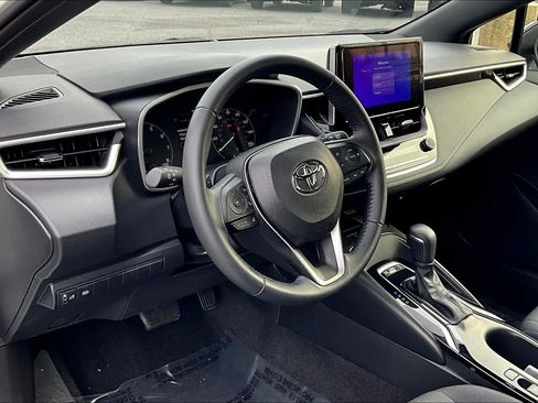 Used 2024 Toyota Corolla SE w/ SE Package image 16