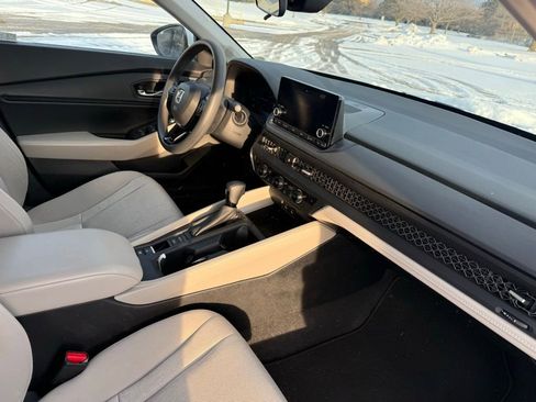 Used 2023 Honda Accord EX image 9