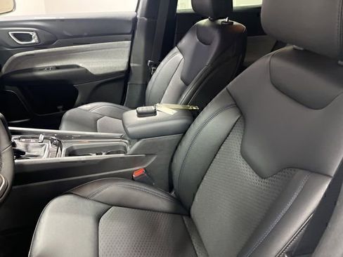 New 2026 Jeep Compass Latitude image 8