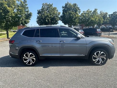 Used 2021 Volkswagen Atlas SEL Premium image 6