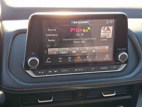 Used 2023 Nissan Rogue SV image 17