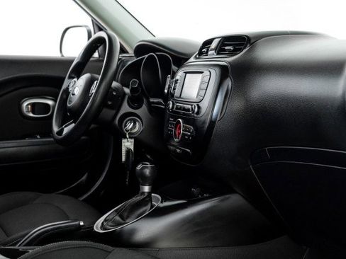 Used 2017 Kia Soul + image 19