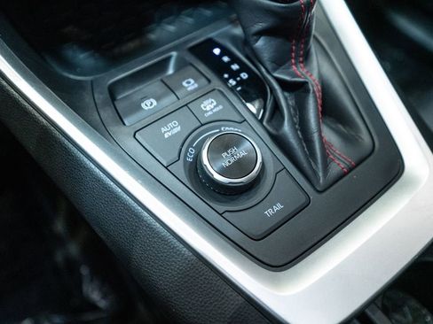 Used 2024 Toyota RAV4 SE w/ Weather & Moonroof Package image 30