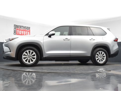 Used 2025 Toyota Grand Highlander AWD image 28