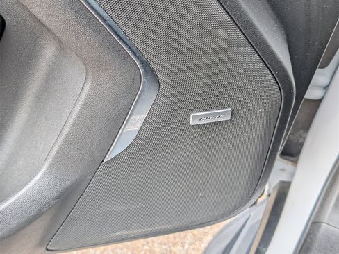 Used 2023 Chevrolet Suburban Premier image 24