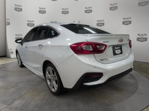 Used 2017 Chevrolet Cruze Premier FWD image 3