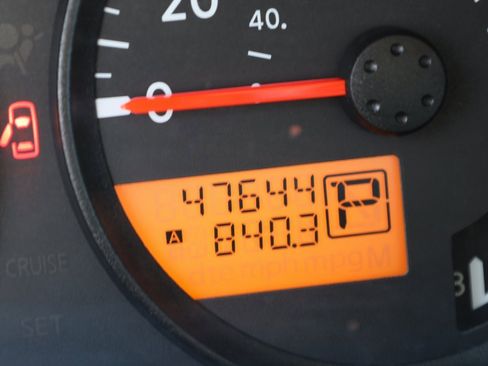 Used 2018 Nissan Frontier SV image 14