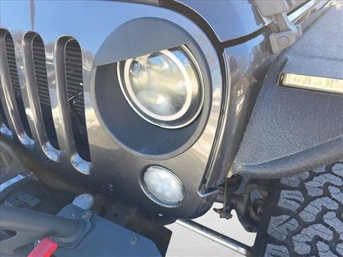 Used 2016 Jeep Wrangler Unlimited Rubicon AWD/4WD image 30