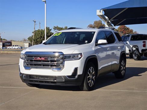 Used 2023 GMC Acadia SLE w/ Driver Convenience Package image 3