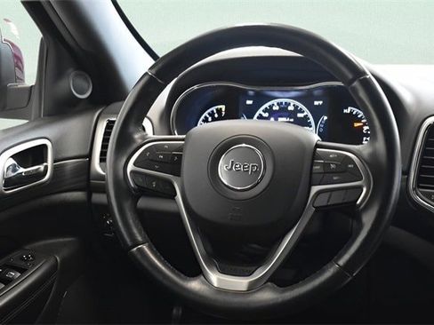 Used 2019 Jeep Grand Cherokee Laredo image 26