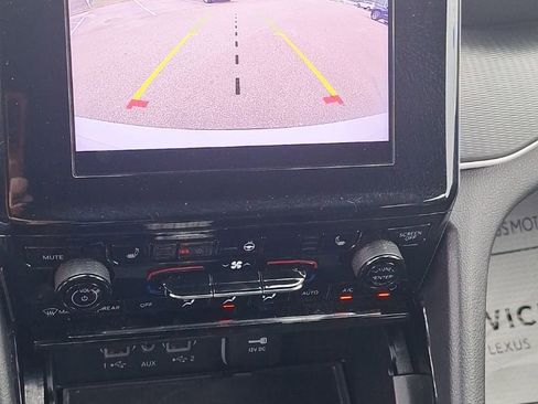 Used 2023 Jeep Grand Cherokee L Laredo image 31