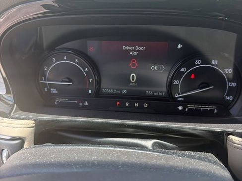 Used 2021 Lincoln Corsair FWD w/ Premium Package image 30