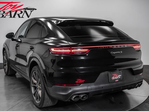 Used 2022 Porsche Cayenne S image 11