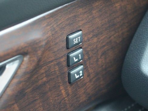 Used 2023 Subaru Ascent Touring image 32