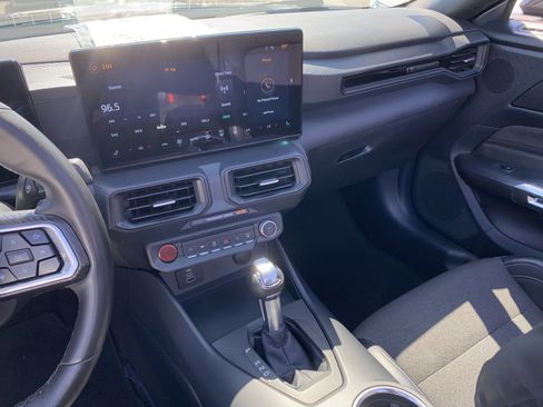 Used 2024 Ford Mustang Convertible RWD image 14
