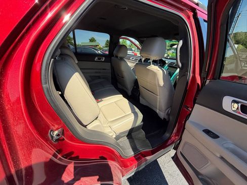 Used 2014 Ford Explorer XLT w/ Equipment Group 202A AWD/4WD image 37