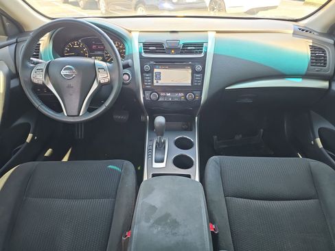Used 2015 Nissan Altima 2.5 SV w/ Convenience Package FWD image 9