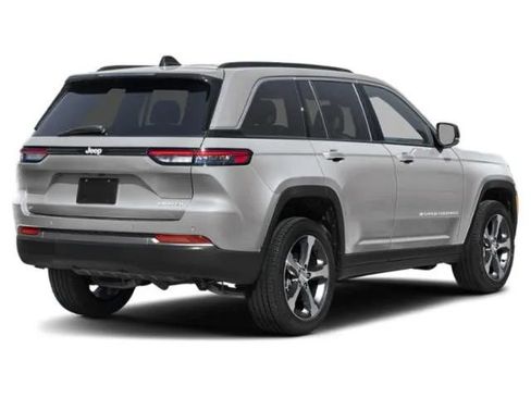 New 2026 Jeep Grand Cherokee Altitude AWD/4WD image 2