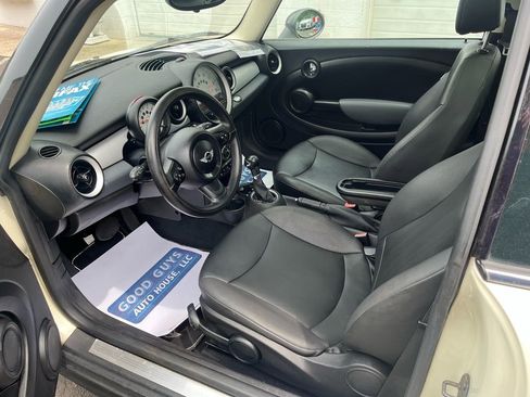 Used 2012 MINI Cooper Clubman FWD image 6
