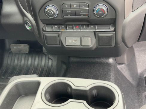 Used 2025 Chevrolet Silverado 1500 W/T image 17