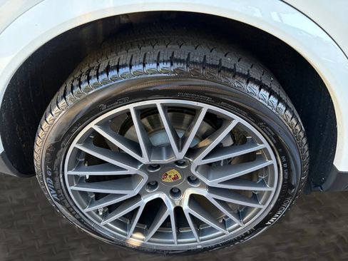 Used 2020 Porsche Cayenne AWD/4WD image 39