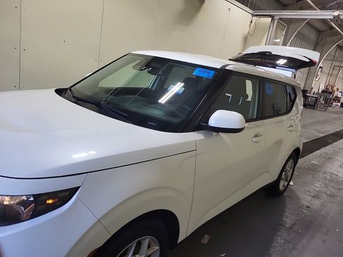 Used 2024 Kia Soul LX w/ Option Group 015 FWD image 4