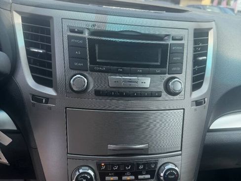 Used 2012 Subaru Outback 2.5i Premium w/ Popular Pkg 2 AWD/4WD image 9