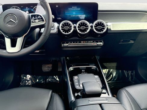 Used 2022 Mercedes-Benz GLB 250 image 18