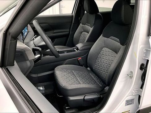 New 2026 Nissan Kicks SV image 10