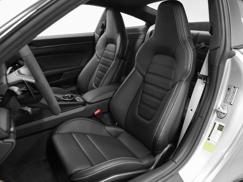 Certified 2025 Porsche 911 Carrera GTS RWD image 60