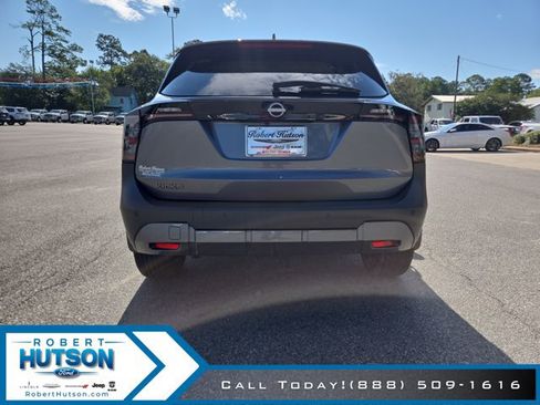 Used 2025 Nissan Kicks SV w/ Illumination Package FWD image 7