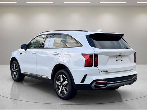 Used 2023 Kia Sorento S FWD image 3
