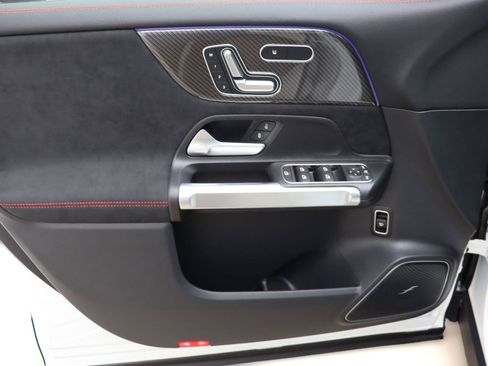 New 2025 Mercedes-Benz GLB 35 AMG 4MATIC image 34