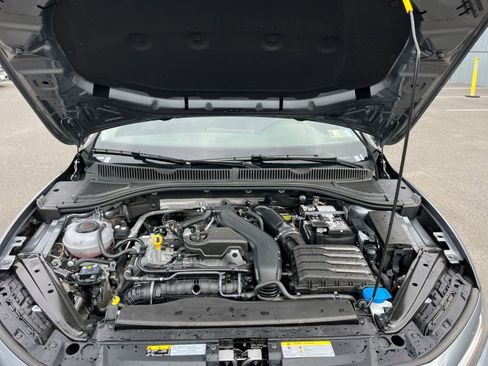 Used 2025 Volkswagen Jetta SE image 31