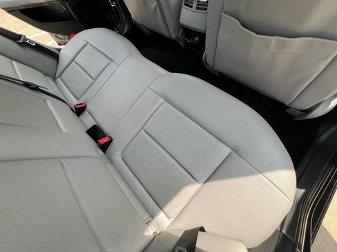 Used 2010 Mercedes-Benz E 350 Sedan image 37