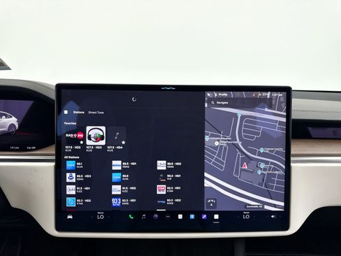 Used 2022 Tesla Model X image 22