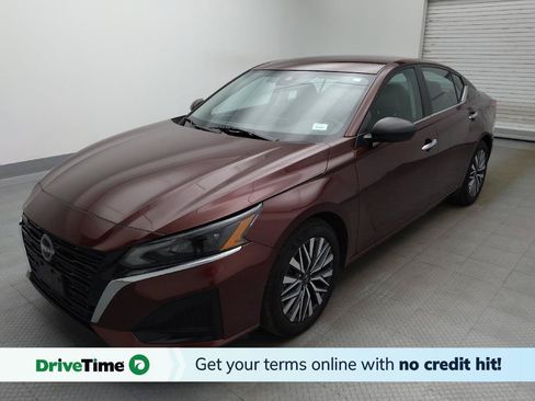 Used 2025 Nissan Altima 2.5 SV FWD image 1