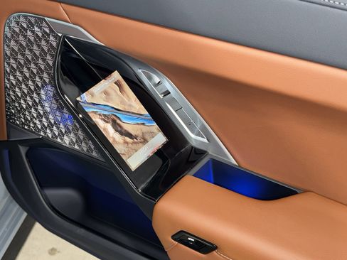 Used 2026 BMW 740i w/ Premium Package image 12