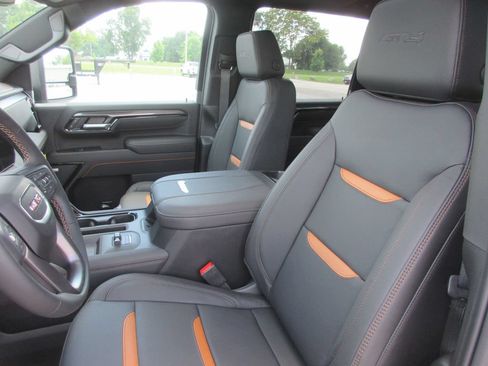 New 2026 GMC Sierra 2500 AT4 w/ AT4 Premium Plus Package AWD/4WD image 12