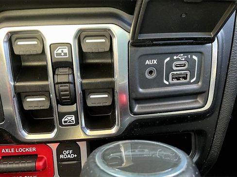 Certified 2023 Jeep Gladiator Mojave w/ Trailer Tow Package image 34