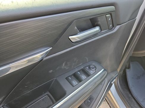 Used 2025 GMC Acadia Elevation image 11